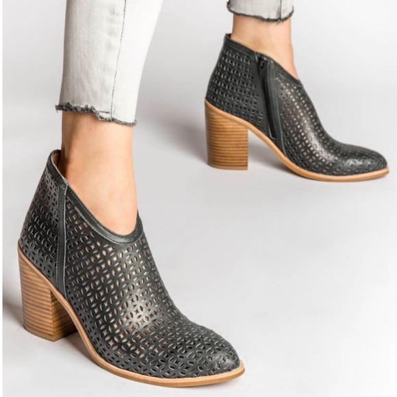 jeffrey campbell hinge block heel booties